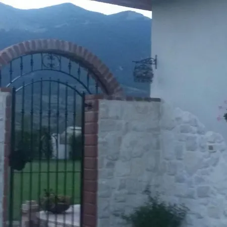 In Montagna * קסטל די סנגרו