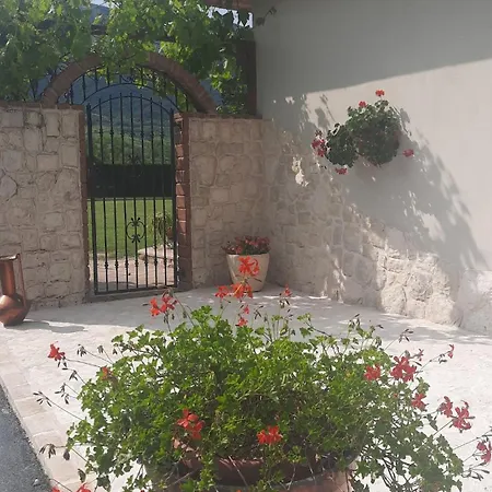 In Montagna וילה