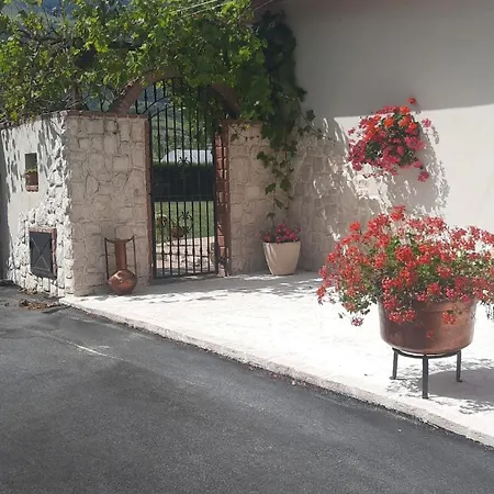 וילה In Montagna קסטל די סנגרו